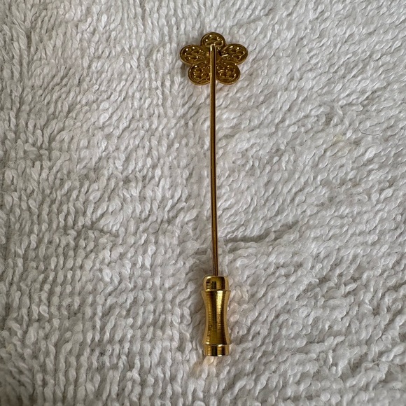 Elegant Gold Tone Floral Stick Pin - Scarf | Hijab | Lapel Pin Brooch - Picture 6 of 7